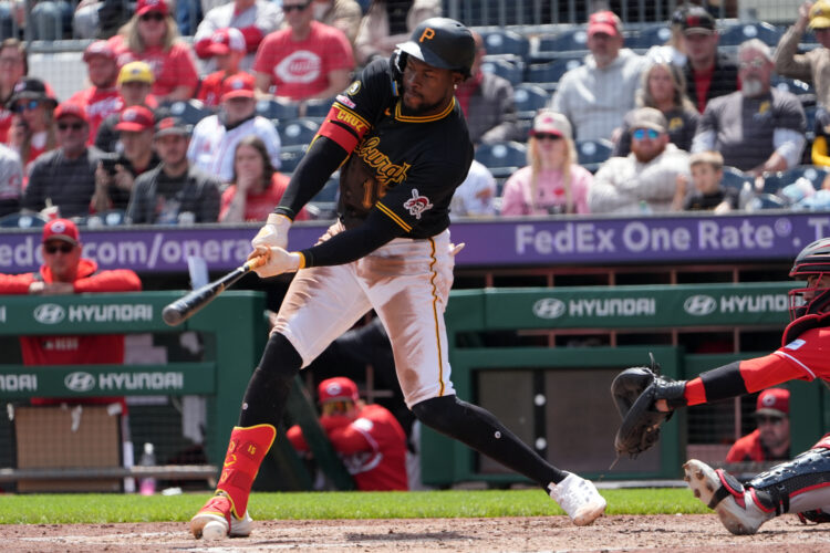 Pirates top Reds 1-0 to complete a 3-game sweep